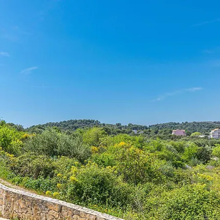 Apartment Amazing In Okrug Gornji Trogir