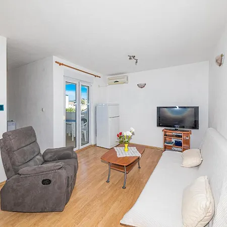 Apartment Amazing In Okrug Gornji *