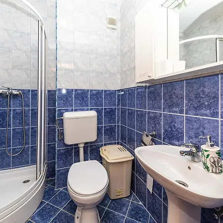 Apartment Amazing In Okrug Gornji