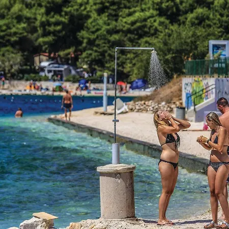 Apartment Amazing In Okrug Gornji Trogir